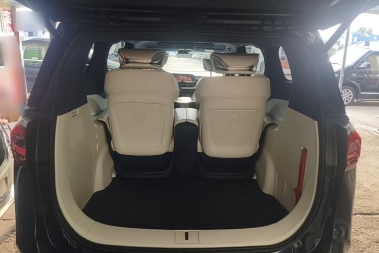 Used Buick GL8 2020 Avenir Avia Four-Seat Luxury Edition Trunk