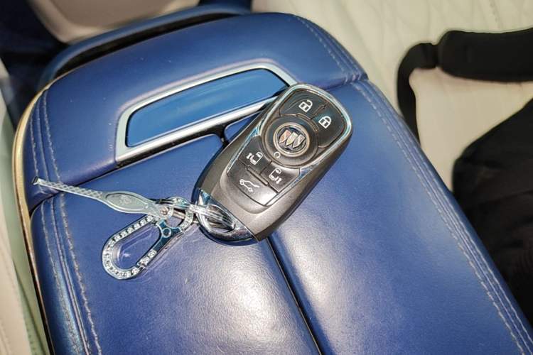 Used Buick GL8 2020 Avenir Avia Four-Seat Luxury Edition Vehicle Key