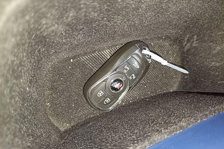 Used Buick GL8 2020 Avenir Avia Four-Seat Luxury Edition Vehicle Key