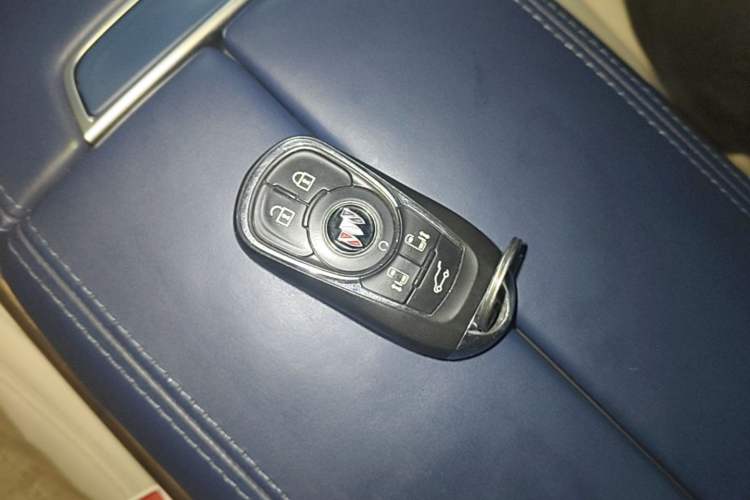 Used Buick GL8 2020 Avenir Avia Four-Seat Luxury Edition Vehicle Key