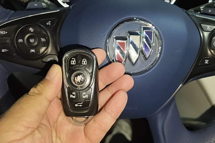Used Buick GL8 2020 Avenir Avia Four-Seat Luxury Edition Vehicle Key