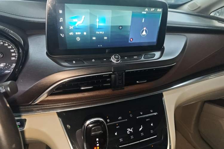 Used Buick GL8 2020 Land Business Class 652T Luxury Model Audio And AC Panel