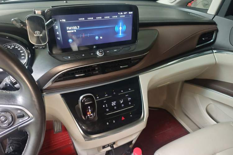 Used Buick GL8 2020 Land Business Class 652T Luxury Model Audio And AC Panel