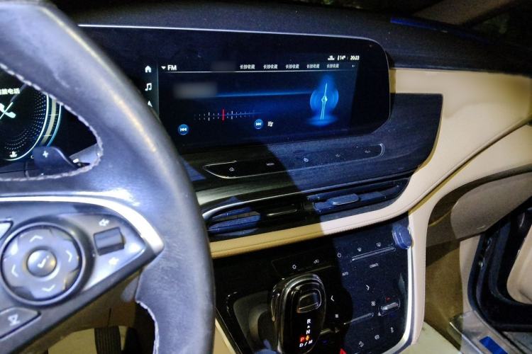 Used Buick GL8 2020 ES Land Cruiser 653T Luxury Model Audio And AC Panel