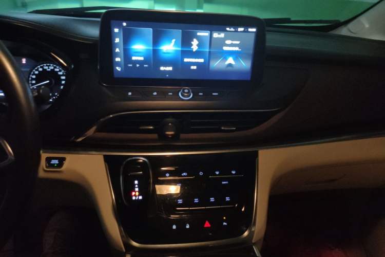Used Buick GL8 2020 Land Business Class 652T Luxury Model Audio And AC Panel