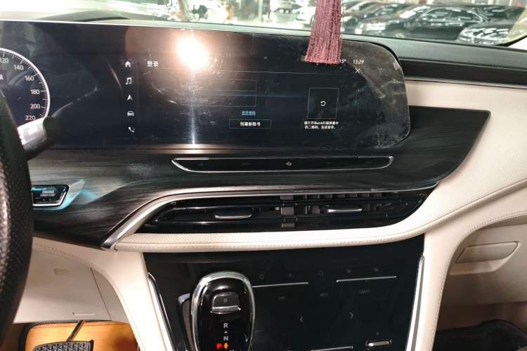 Used Buick GL8 2020 ES Land Cruiser 653T Comfort Edition Audio And AC Panel