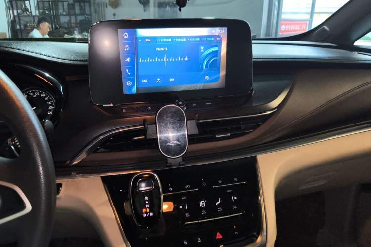 Used Buick GL8 2020 Land Cruiser Executive Class 652T Comfort Model Audio And AC Panel