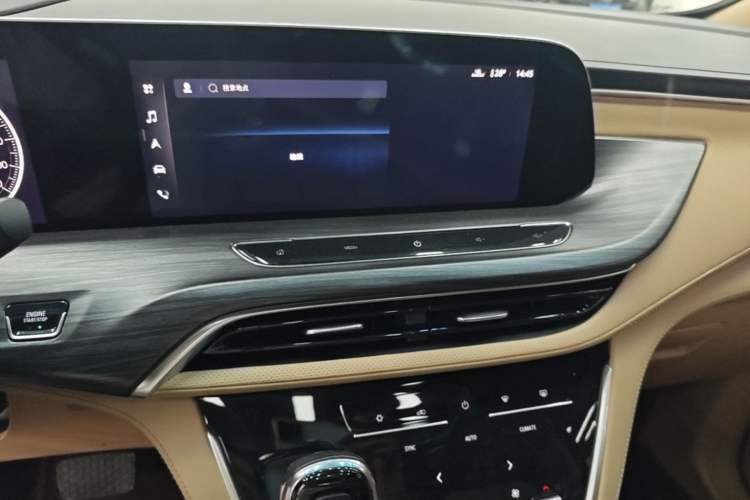 Used Buick GL8 2020 ES Land Cruiser 653T Luxury Model Audio And AC Panel