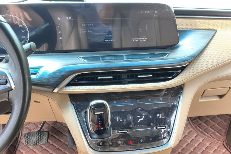 Used Buick GL8 2020 ES Land Cruiser 653T Luxury Model Audio And AC Panel