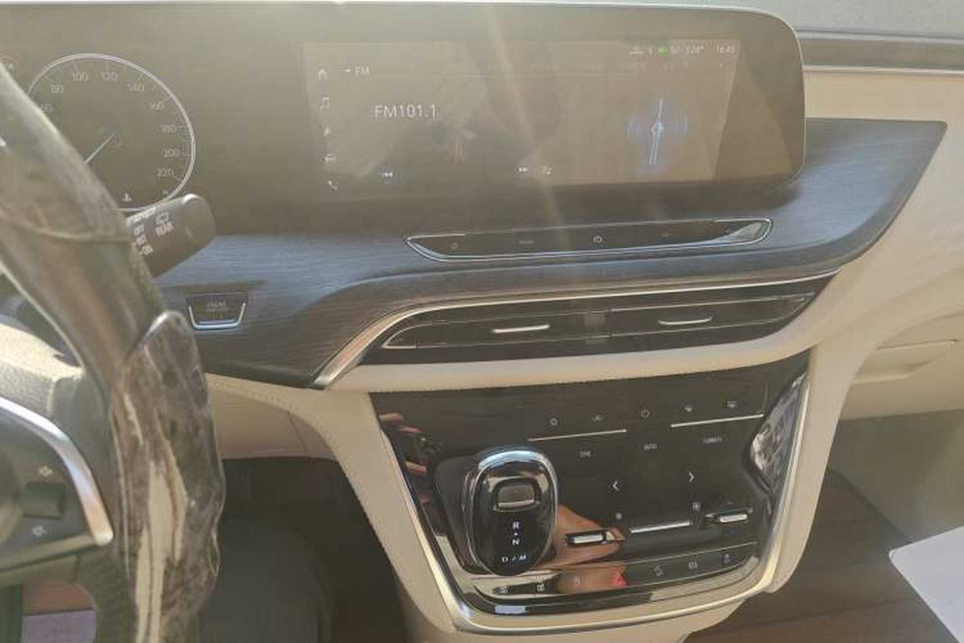 Used Buick GL8 2020 Avenir Avia Six-Seat Deluxe Edition Audio And AC Panel