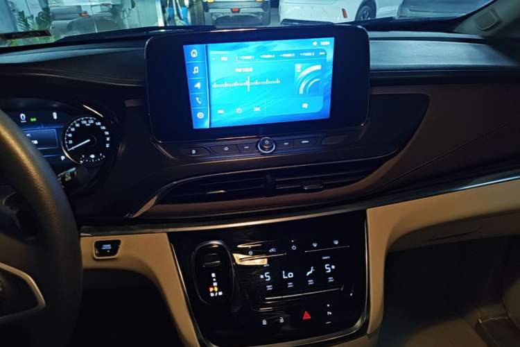 Used Buick GL8 2020 Land Cruiser Executive Class 652T Comfort Model Audio And AC Panel