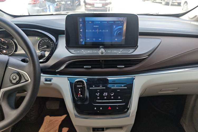 Used Buick GL8 2020 Land Cruiser Executive Class 652T Comfort Model Audio And AC Panel