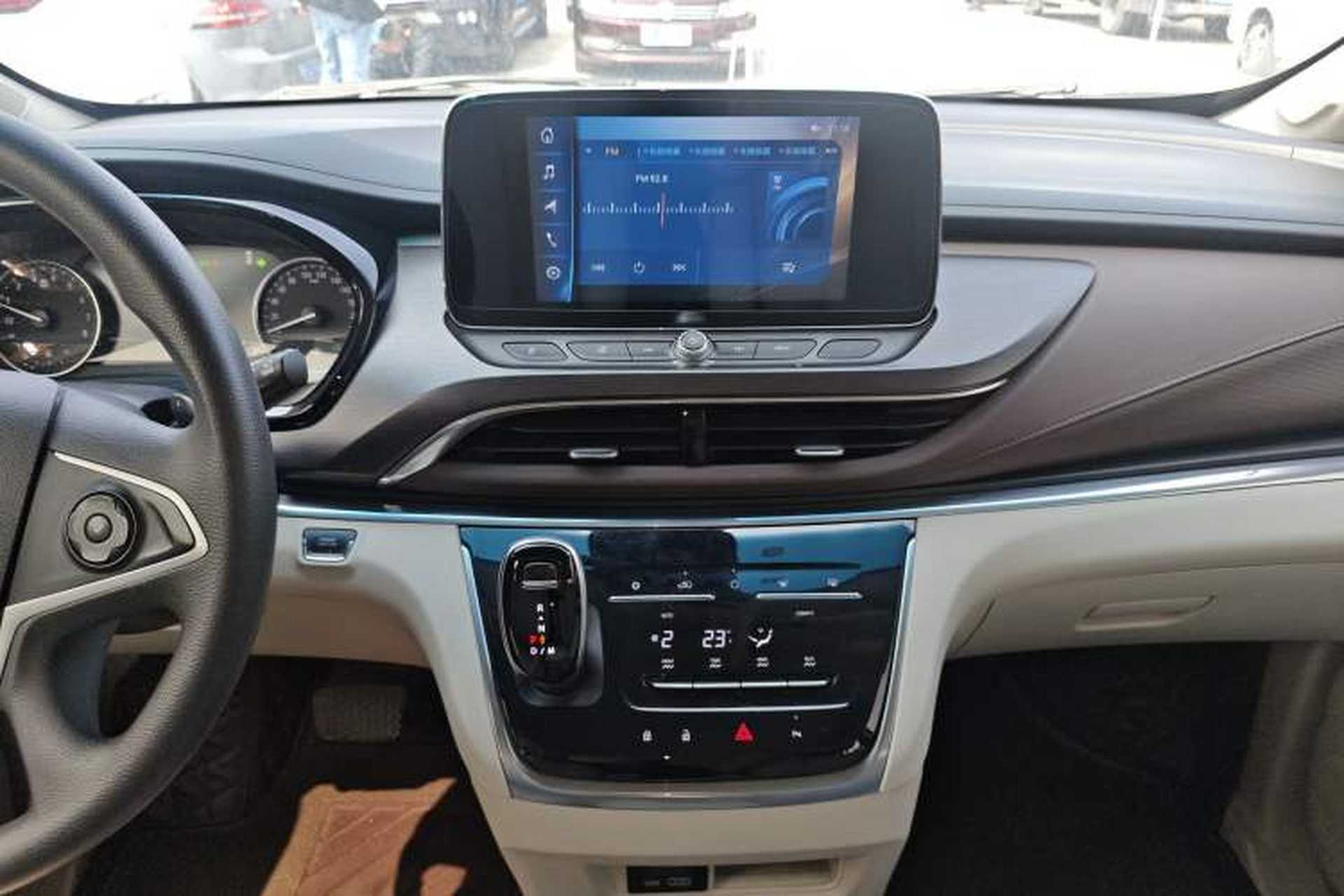 Used Buick GL8 2020 Land Cruiser Executive Class 652T Comfort Model Audio And AC Panel