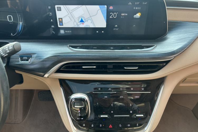 Used Buick GL8 2020 ES Land Cruiser 653T Flagship Model Audio And AC Panel