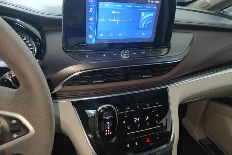 Used Buick GL8 2020 Land Cruiser Executive Class 652T Comfort Model Audio And AC Panel
