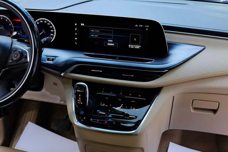 Used Buick GL8 2020 ES Land Cruiser 653T Flagship Model Audio And AC Panel