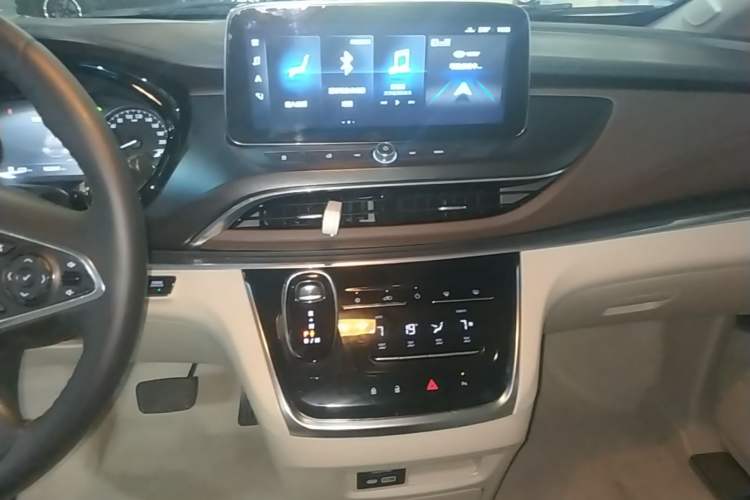 Used Buick GL8 2020 Land Business Class 652T Luxury Model Audio And AC Panel