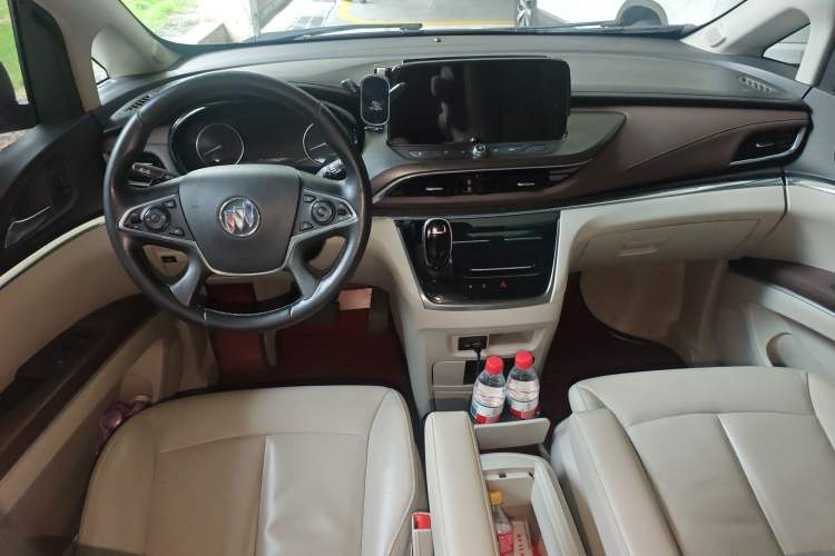 Used Buick GL8 2020 Land Business Class 652T Luxury Model Center Console