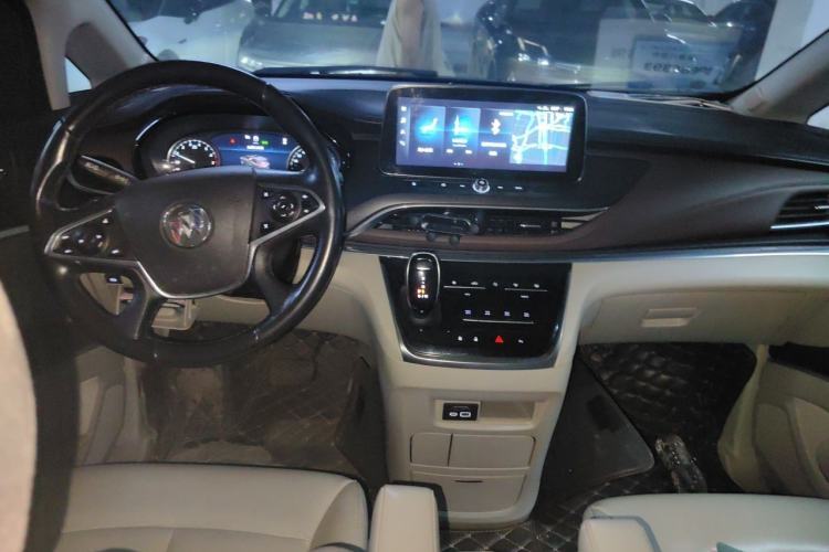 Used Buick GL8 2020 Land Business Class 652T Luxury Model Center Console