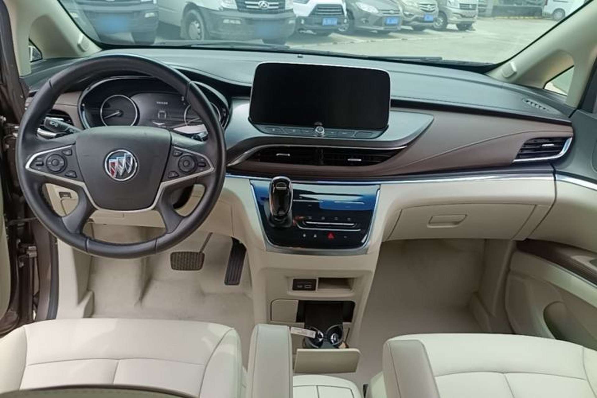 Used Buick GL8 2020 Land Business Class 652T Luxury Model Center Console