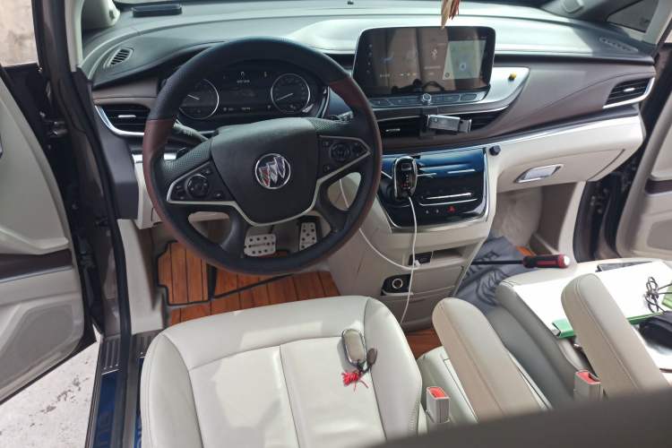 Used Buick GL8 2020 Land Business Class 652T Luxury Model Center Console