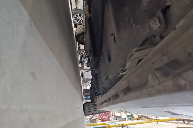 Used Buick GL8 2020 ES Land Cruiser 653T Luxury Edition Chassis Front Left