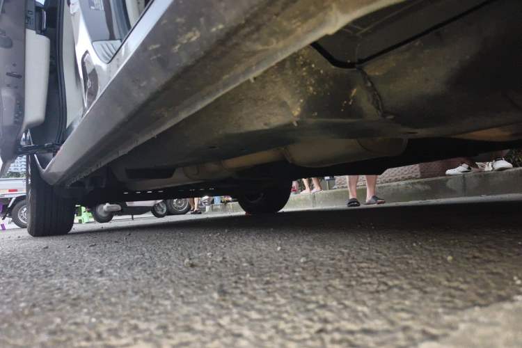 Used Buick GL8 2020 Land Cruiser Executive Class 652T Comfort Model Chassis Front Right