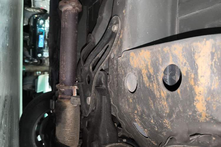 Used Buick GL8 2020 Land Cruiser Executive Class 652T Comfort Model Chassis Front Right