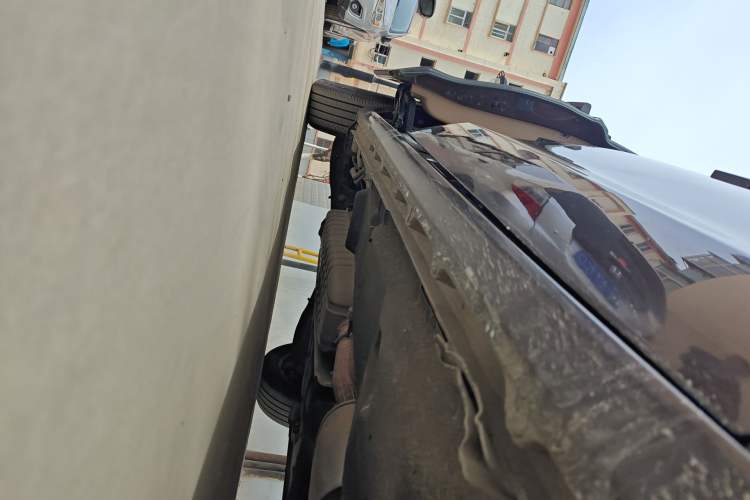 Used Buick GL8 2020 ES Land Cruiser 653T Luxury Edition Chassis Front Right