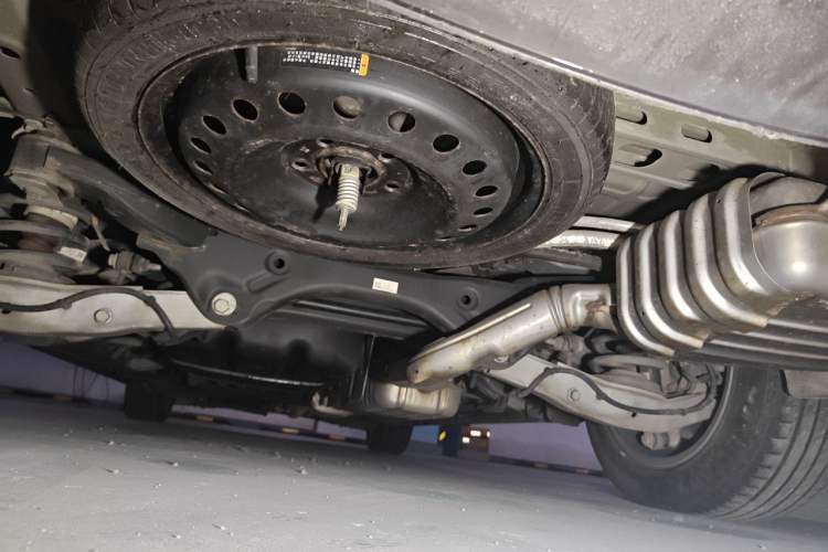 Used Buick GL8 2020 ES Land Cruiser 653T Luxury Edition Chassis Rear