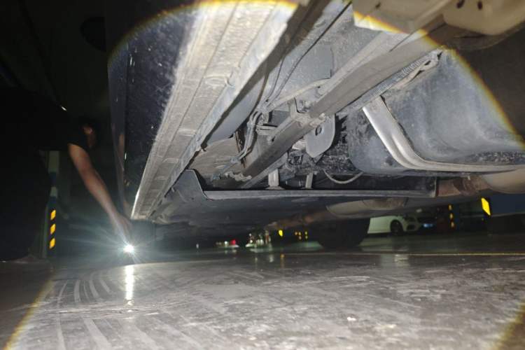 Used Buick GL8 2020 Land Cruiser Executive Class 652T Comfort Model Chassis Rear Left