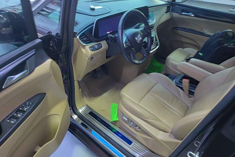 Used Buick GL8 2020 ES Land Cruiser 653T Luxury Edition Driver Seat
