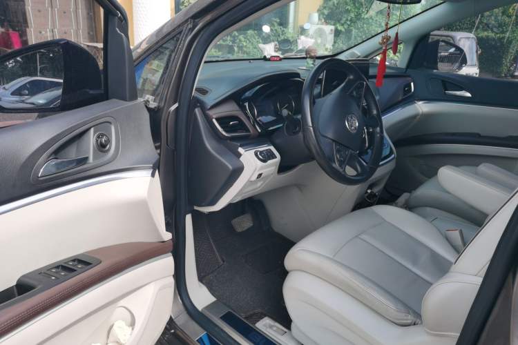 Used Buick GL8 2020 Land Business Class 652T Luxury Model Driver Seat