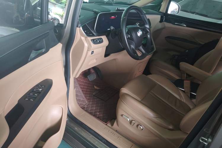 Used Buick GL8 2020 ES Land Cruiser 653T Luxury Model Driver Seat