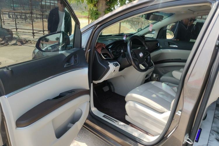 Used Buick GL8 2020 Land Business Class 652T Premium Model Driver Seat