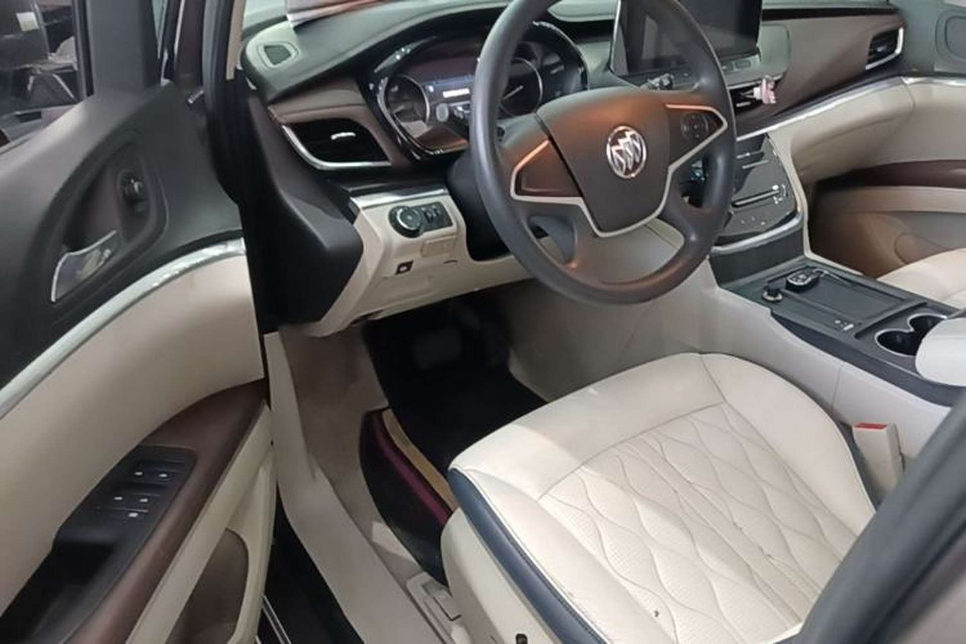 Used Buick GL8 2020 Land Cruiser Executive Class 652T Comfort Model Driver Seat