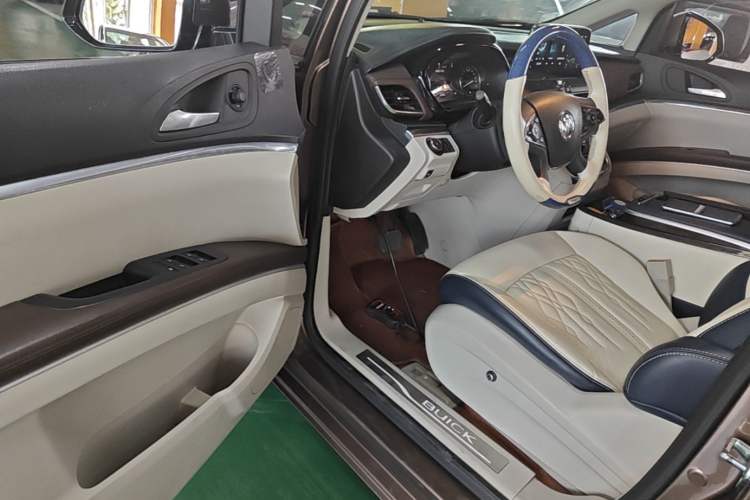 Used Buick GL8 2020 Land Business Class 652T Premium Model Driver Seat
