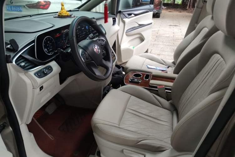 Used Buick GL8 2020 ES Land Cruiser 653T Comfort Edition Driver Seat