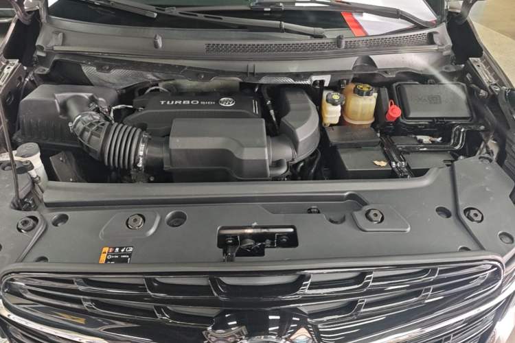 Used Buick GL8 2020 Land Business Class 652T Luxury Model Engine Bay