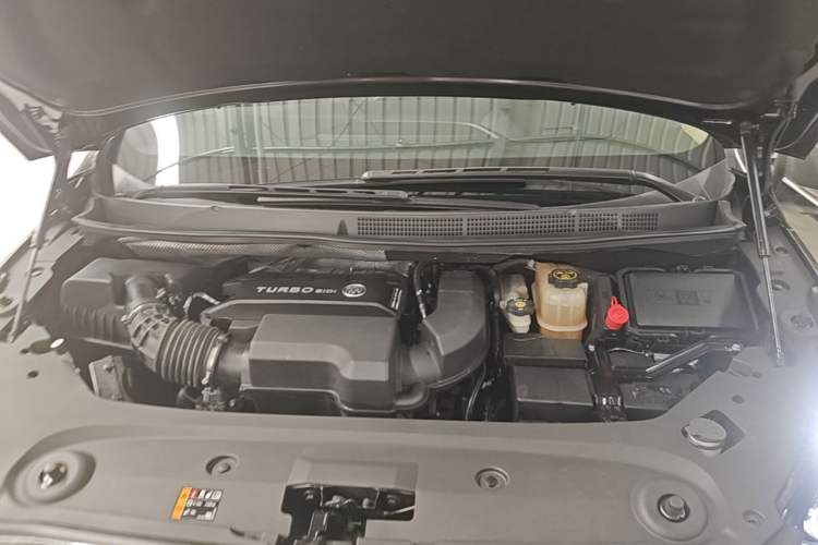 Used Buick GL8 2020 ES Land Cruiser 653T Luxury Edition Engine Bay
