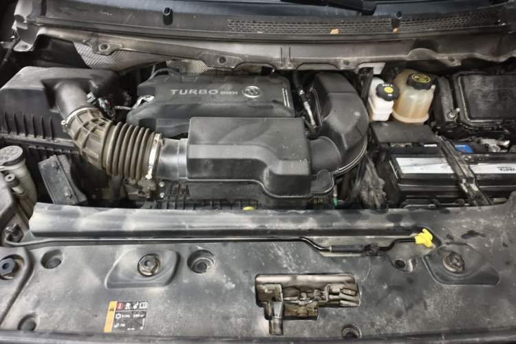 Used Buick GL8 2020 Land Cruiser Executive Class 652T Comfort Model Engine Bay