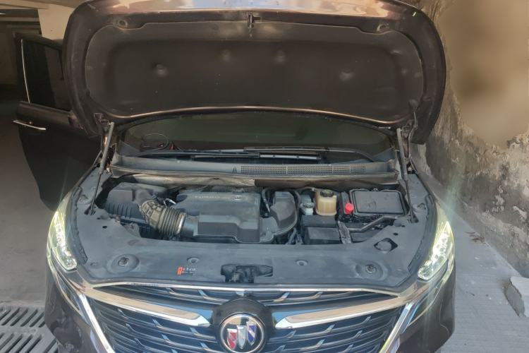 Used Buick GL8 2020 ES Land Cruiser 653T Luxury Model Engine Bay