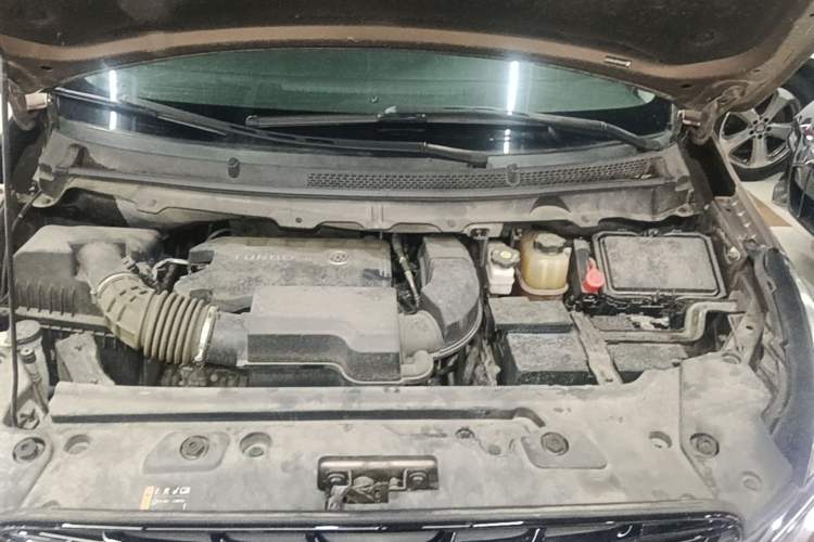 Used Buick GL8 2020 Land Business Class 652T Luxury Model Engine Bay