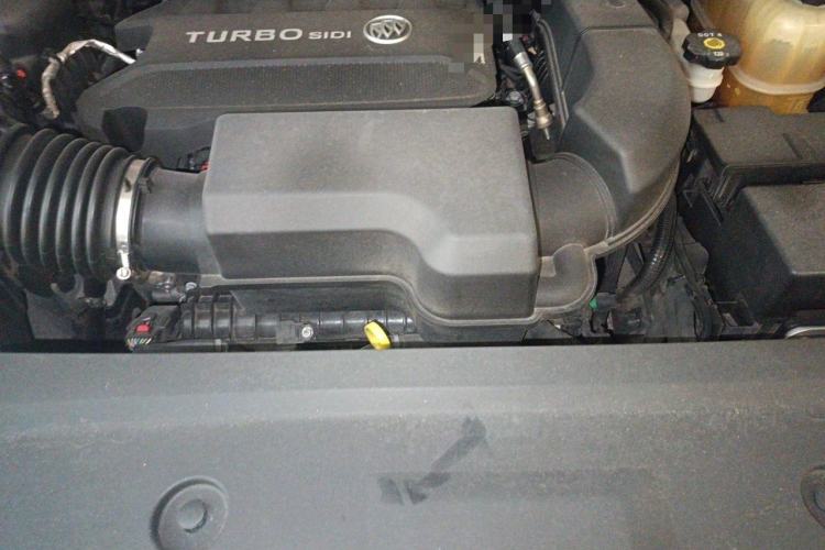Used Buick GL8 2020 ES Land Cruiser 653T Luxury Model Engine Bay