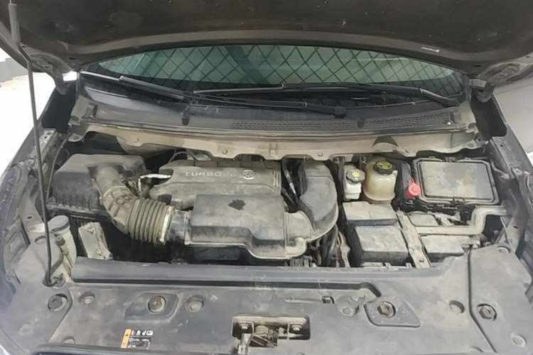 Used Buick GL8 2020 Land Business Class 652T Luxury Model Engine Bay
