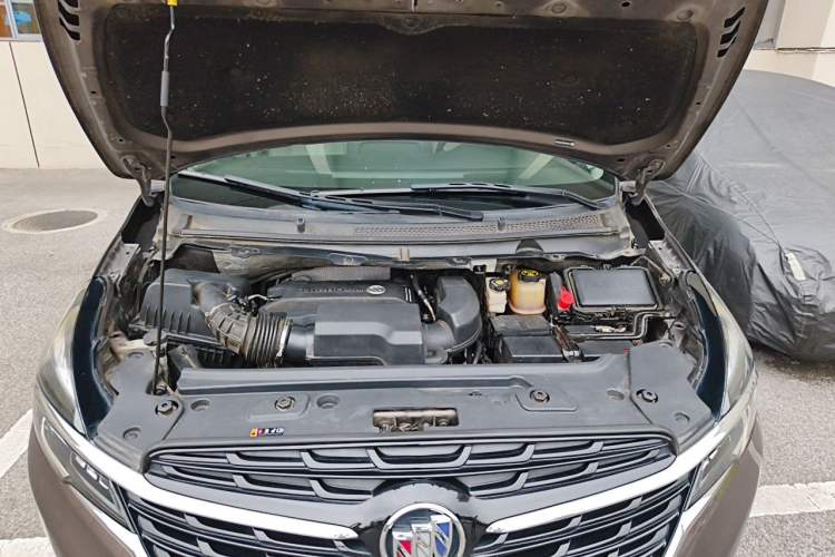 Used Buick GL8 2020 Land Cruiser Executive Class 652T Comfort Model Engine Bay