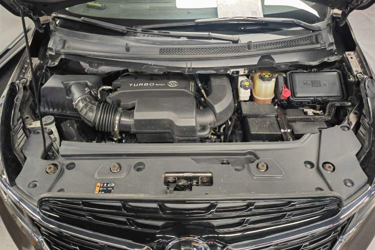 Used Buick GL8 2020 Land Cruiser Executive Class 652T Comfort Model Engine Bay