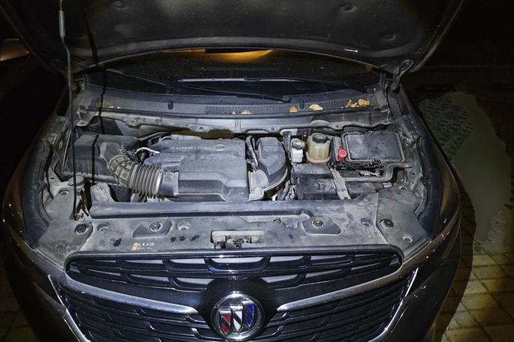 Used Buick GL8 2020 Land Business Class 652T Luxury Model Engine Bay