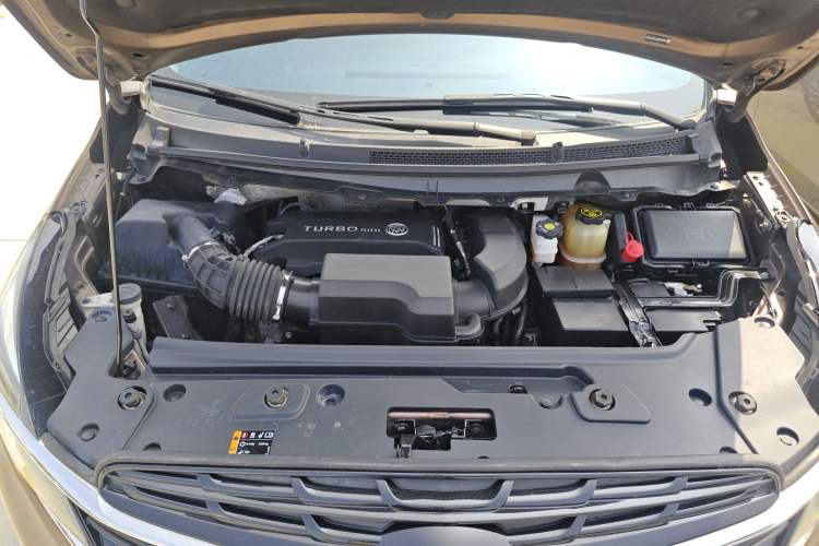 Used Buick GL8 2020 Land Cruiser Executive Class 652T Comfort Model Engine Bay