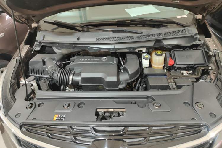 Used Buick GL8 2020 Land Cruiser Executive Class 652T Comfort Model Engine Bay